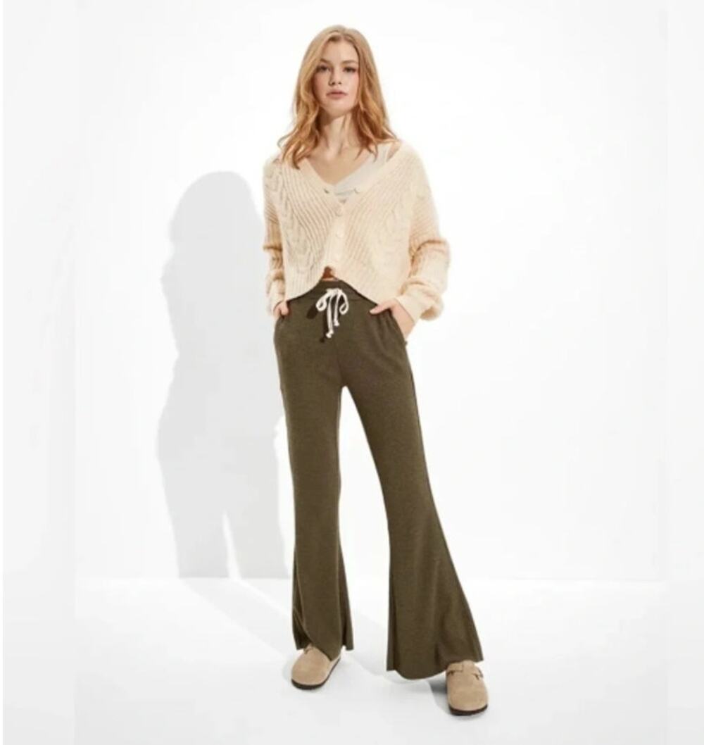 NEW! American Eagle Waffle Knit Flare Leg Pants in OLIVE GREEN (S)